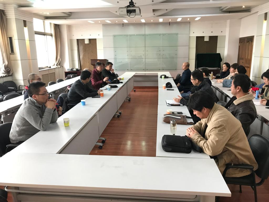 中国美术学院董文运教授来我校讲学