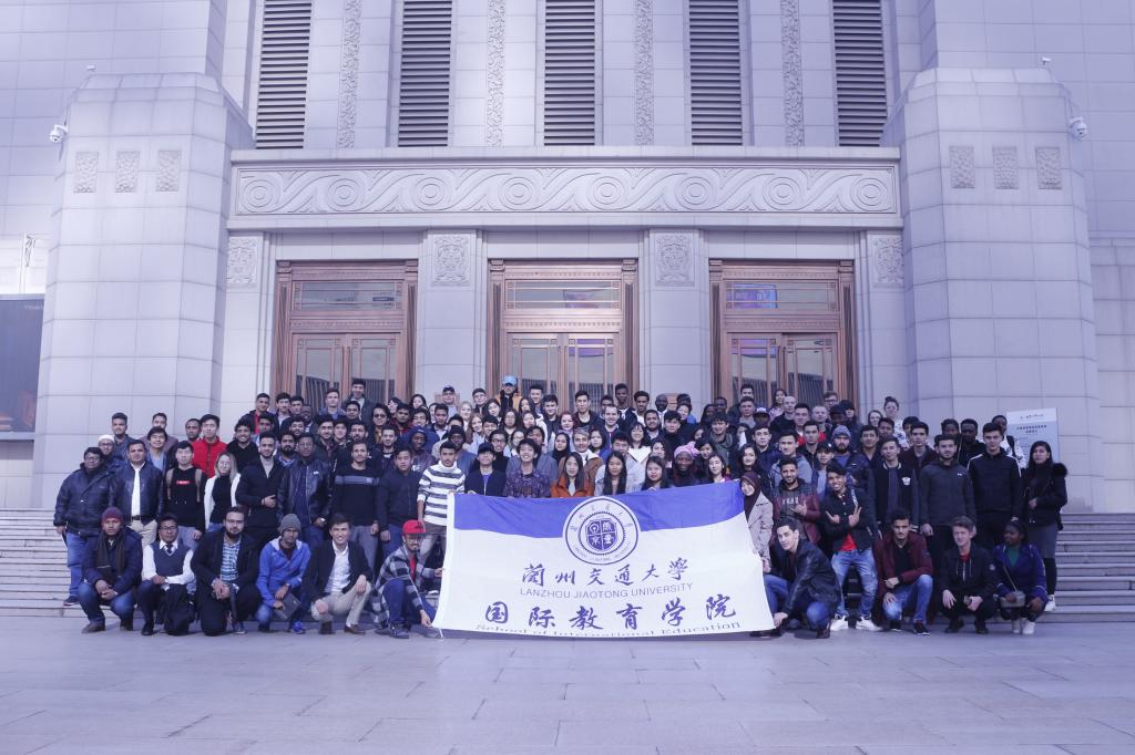 兰州交通大学国际学生参观甘肃省博物馆
