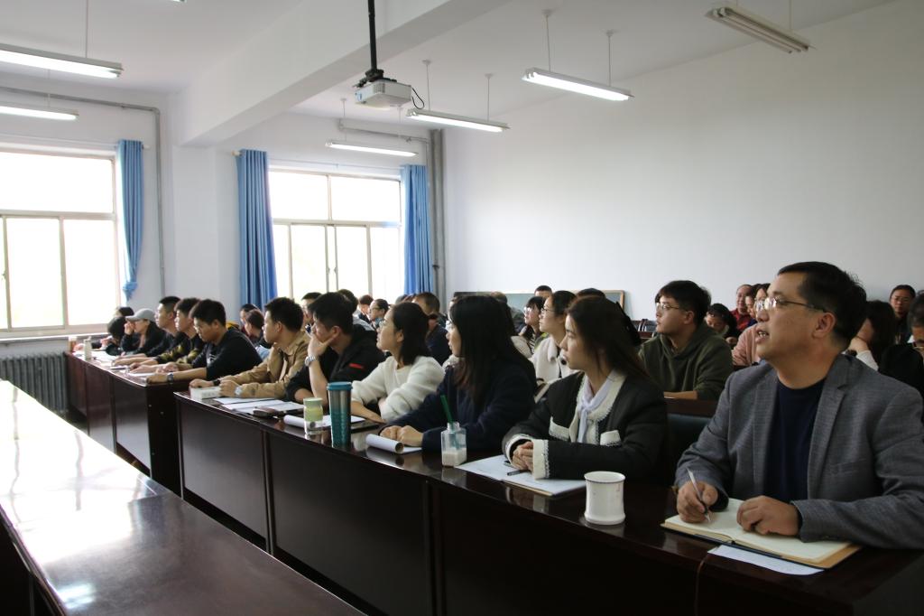 兰州大学张哲、李东坡两位博士在我校作学术报告